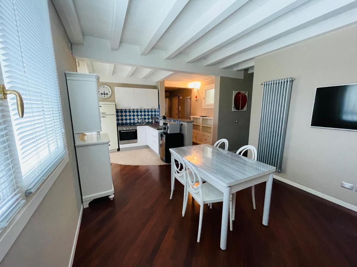 Desehouse Daire Desenzano del Garda Dış mekan fotoğraf